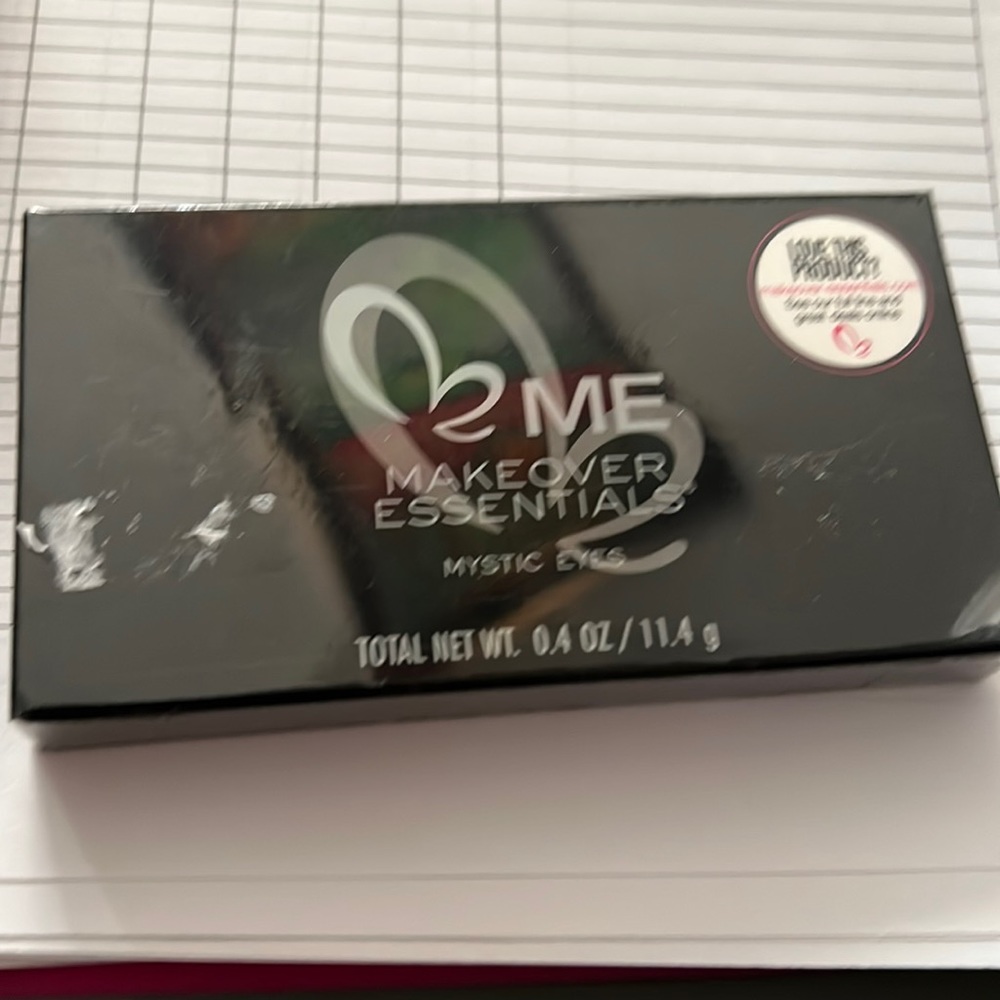 ME Makeiver Essentials Mystic Eyes. NEW - Picture 1 of 3